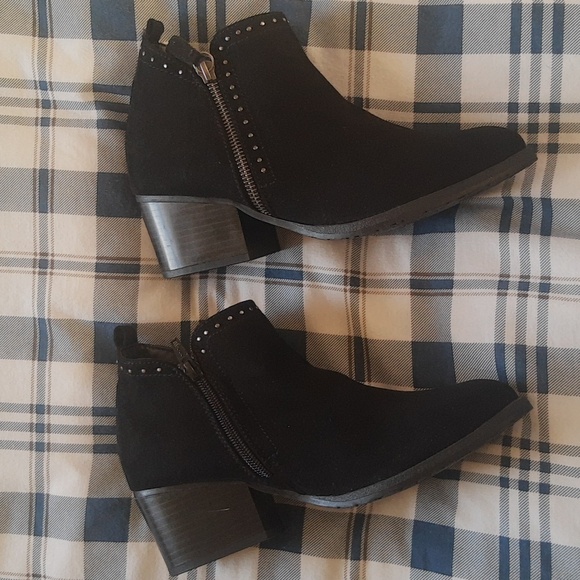 **BRAND NEW** Sonoma/Kohls Studded Ankle Boots - Picture 5 of 6